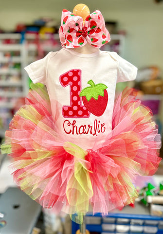 Strawberry Birthday Tutu Outfit -- A Berry Sweet Birthday 12m Strawberry Birthday Tutu Outfit -- A Berry Sweet Birthday 12m
